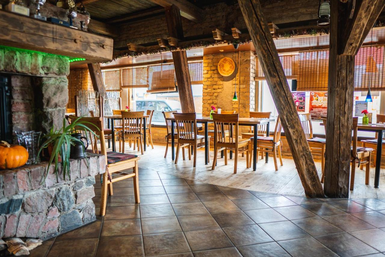 Cafe Hotel Rudzons Madona Exterior photo
